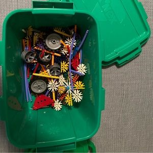 3 Kynex building sets in separate cases